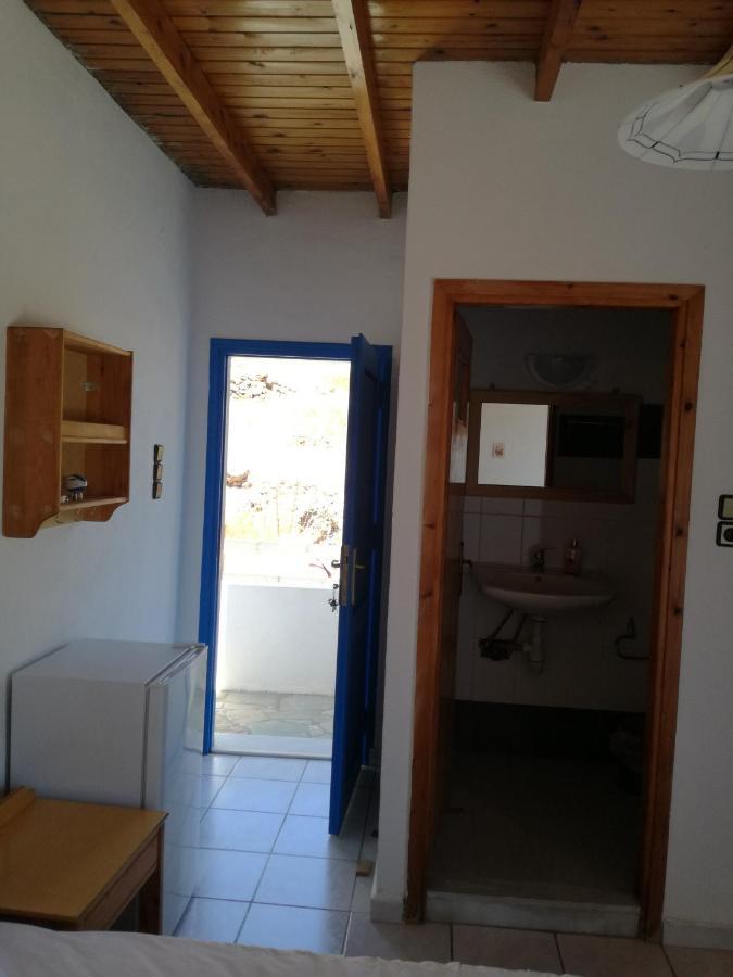 Oasis Hotel Loutro Exterior photo