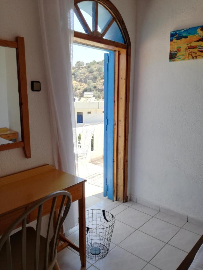 Oasis Hotel Loutro Exterior photo