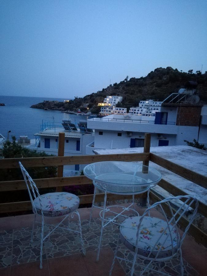 Oasis Hotel Loutro Exterior photo