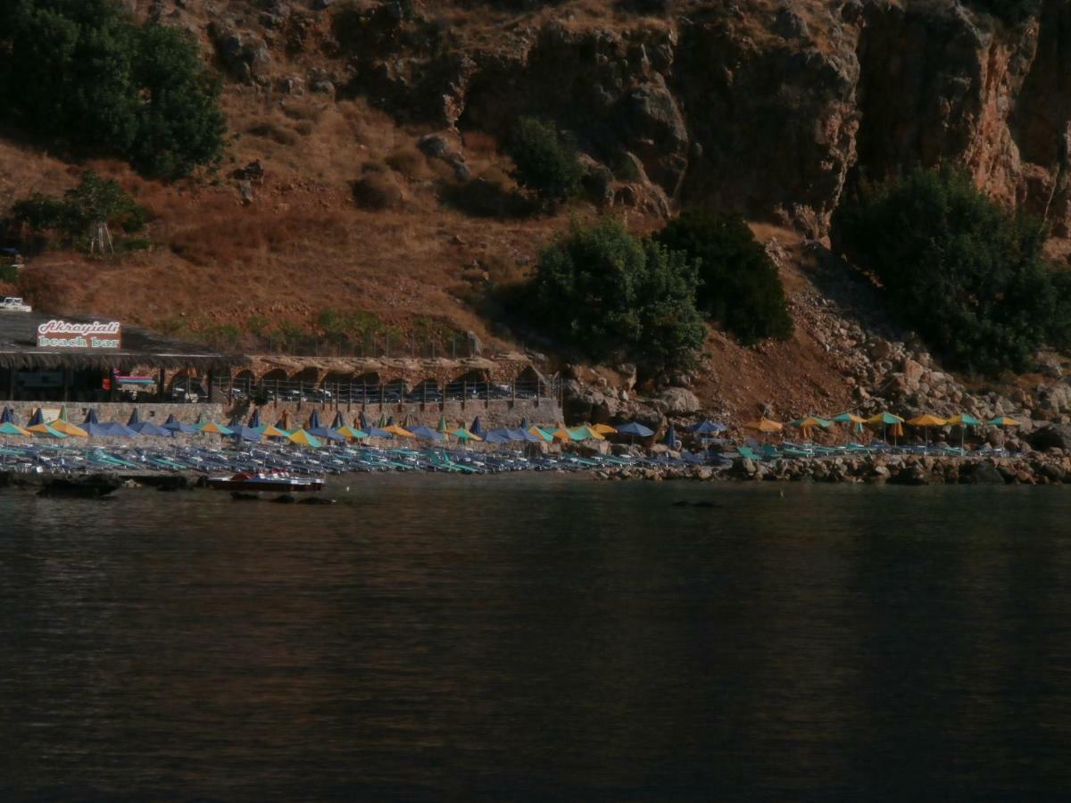 Oasis Hotel Loutro Exterior photo